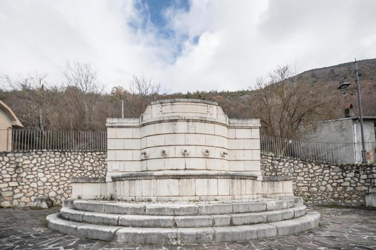 B&B Il Risveglio Del Cavaliere Gioia Dei Marsi Exterior foto